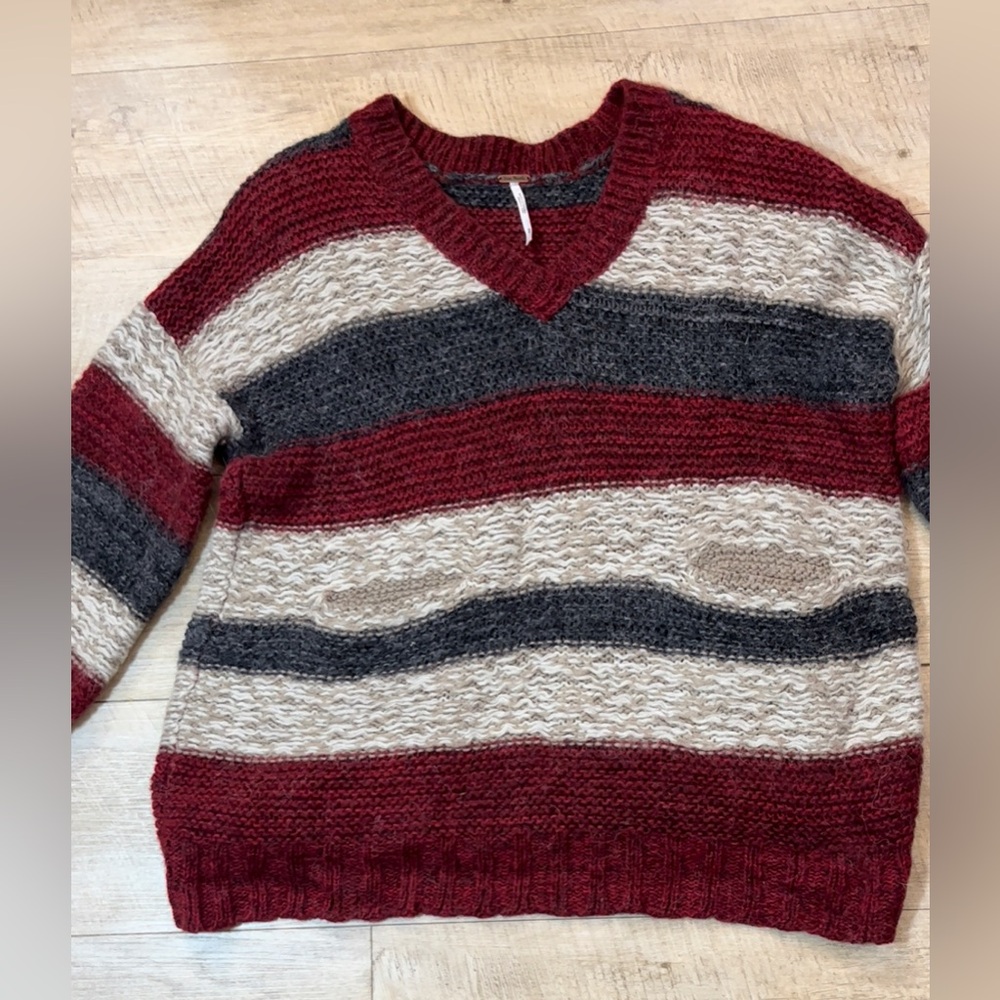 Free People Women’s V-neck Oversized Wool/ Alpaca Blend Sweater Size Small - Picture 2 of 6